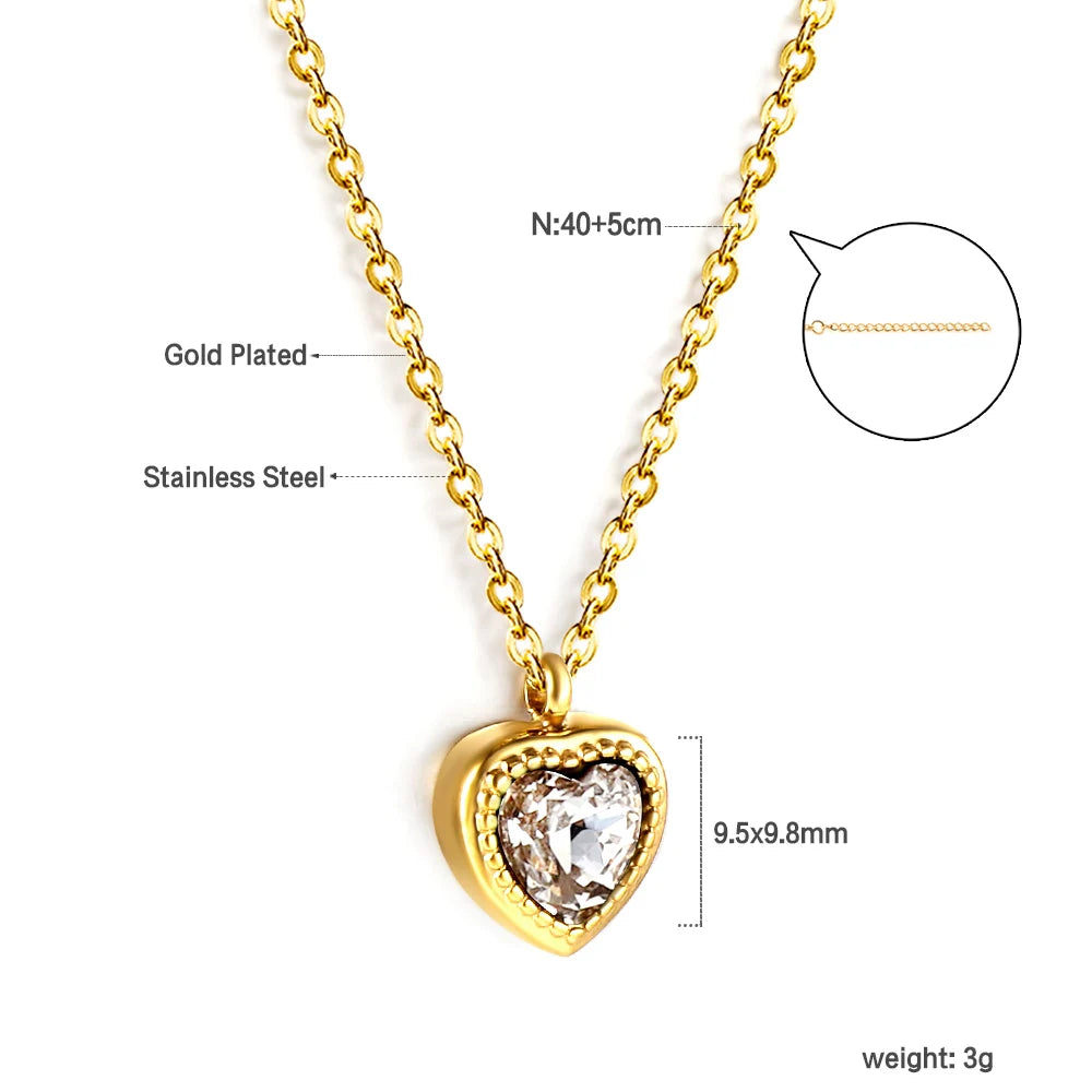 Collier avec pendentif en forme de cœur en cristal