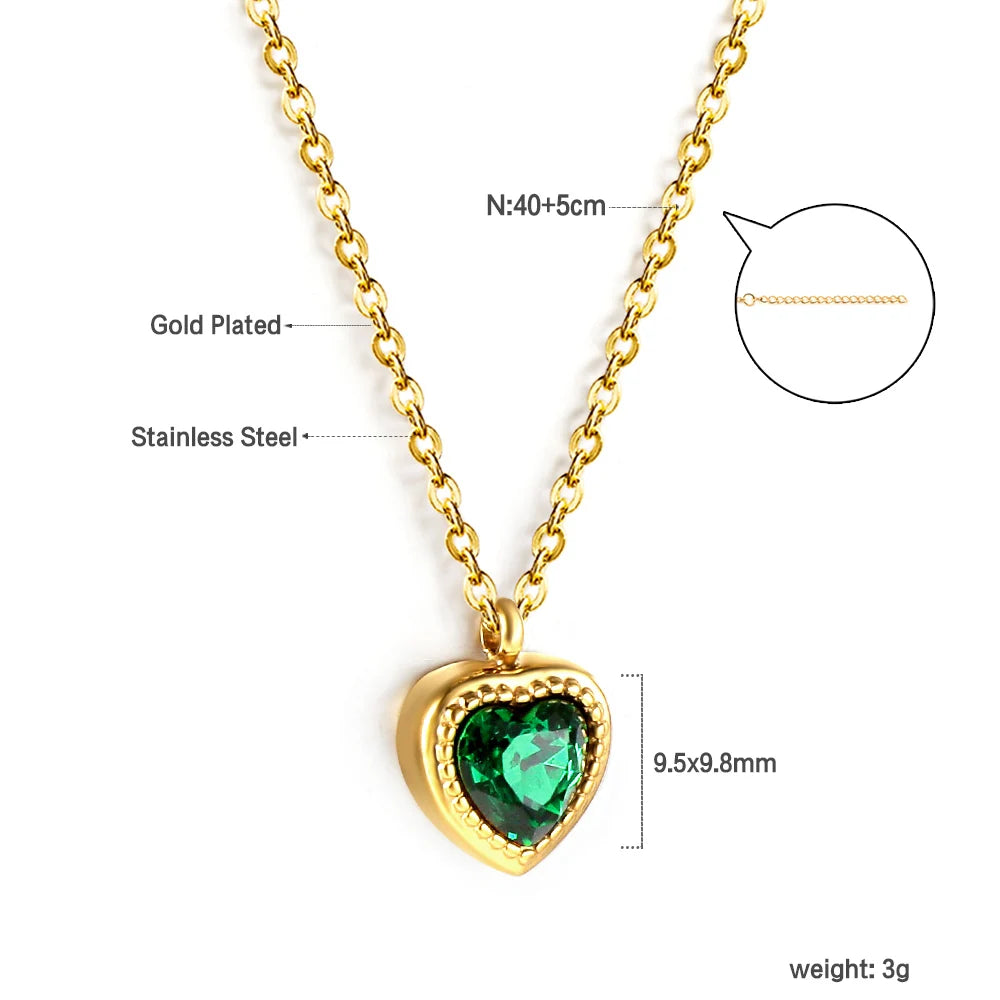 Collier avec pendentif en forme de cœur en cristal