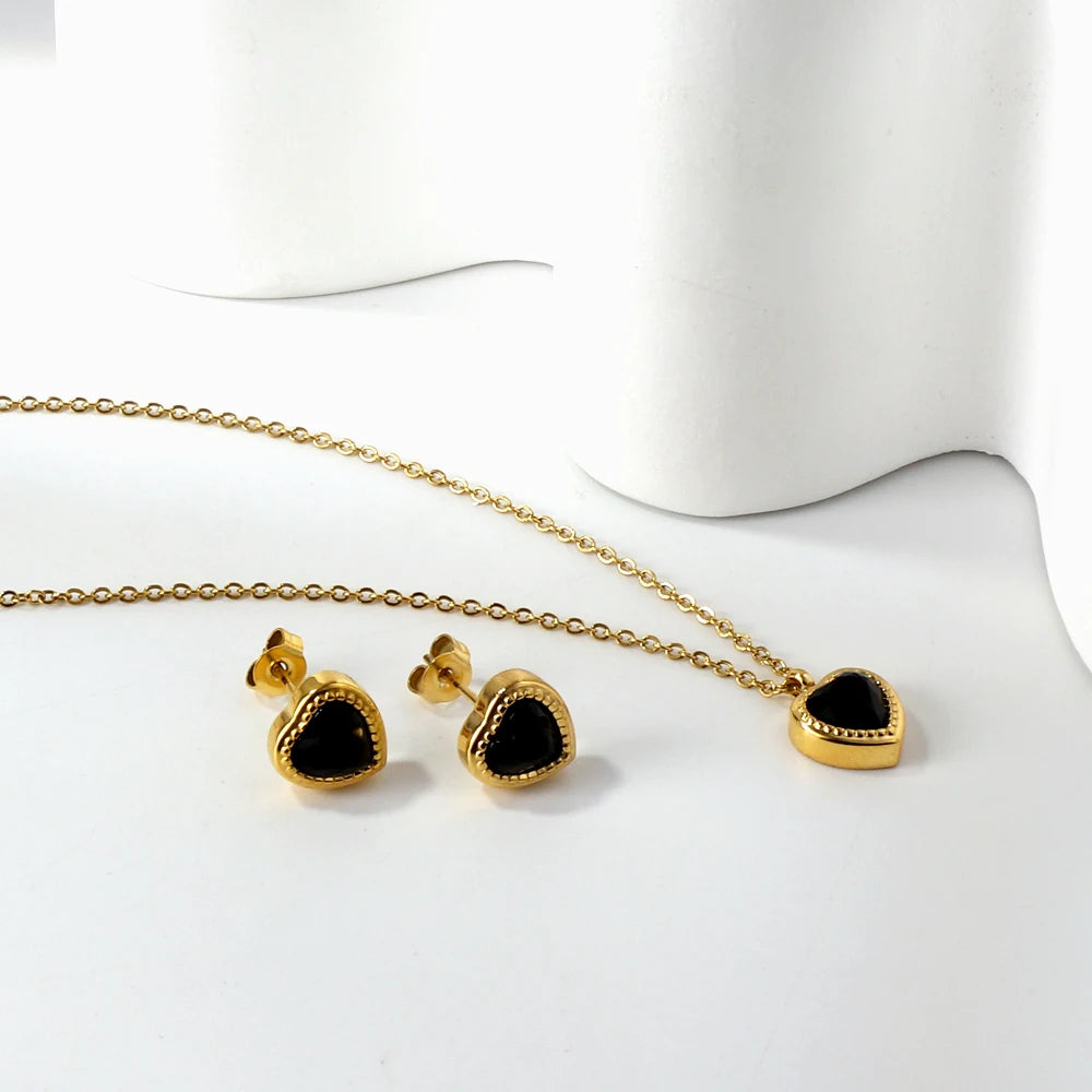 Collier avec pendentif en forme de cœur en cristal