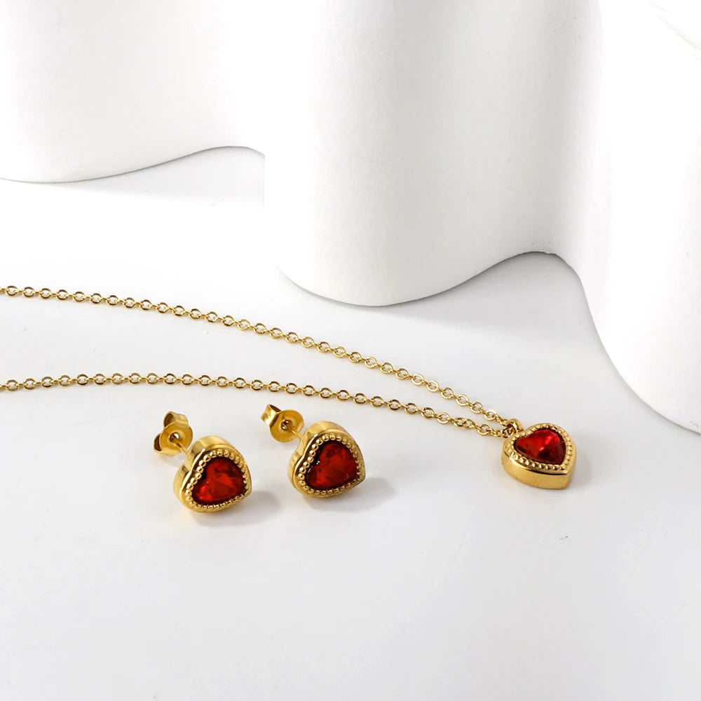 Collier avec pendentif en forme de cœur en cristal