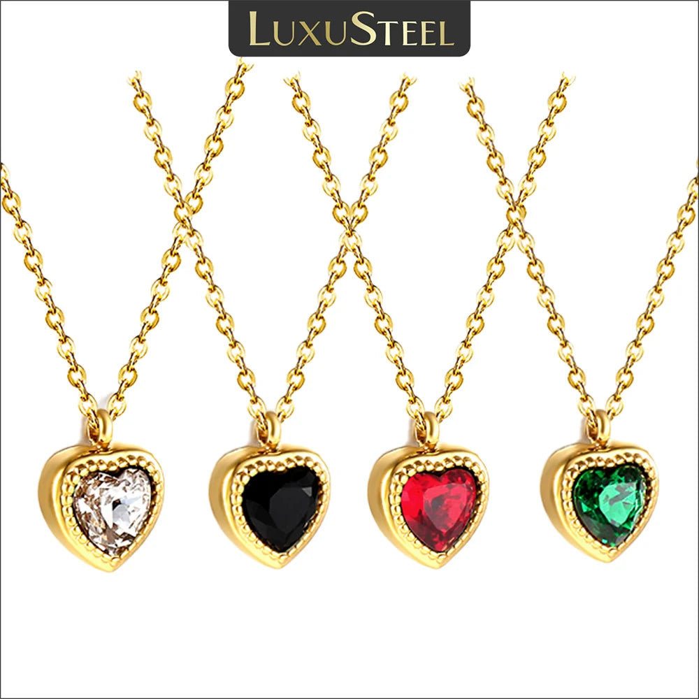 Collier avec pendentif en forme de cœur en cristal